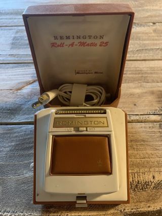 Vintage 1960s Remington " Roll - A - Matic 25 Electric Shaver With Case -