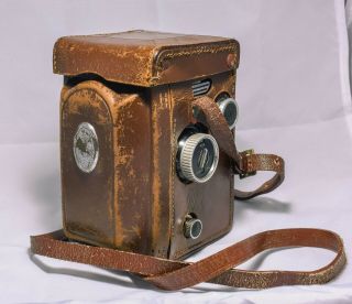 Rollei Rolleiflex 2.  8C Medium Format TLR Film Camera Film Camera w.  Case 8