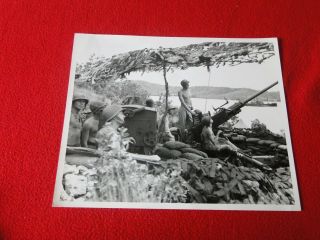 Vintage WW2 War Press Photo Pacific Anti - Aircraft Guinea 6