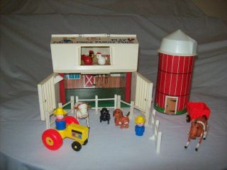Vintage Fisher - Price Play Family Farm Barn Silo Animals People Tractor