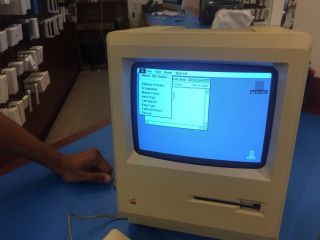 1984 Apple Macintosh Model M001,  128k Model,  400K Computer,  (The) 2