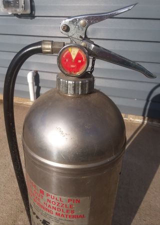 VTG Fyr - Fyter Fire Extinguisher Water Can Model F2W 2 - 1/2 Gallon Rescue Mancave 3