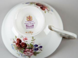 Paragon E68D Cup & Saucer Berries & Floral Gilt Gold Vintage Porcelain England 5