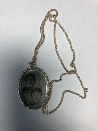 1964 Vintage The Beatles Flashing Picture Pendant Necklace With Tag