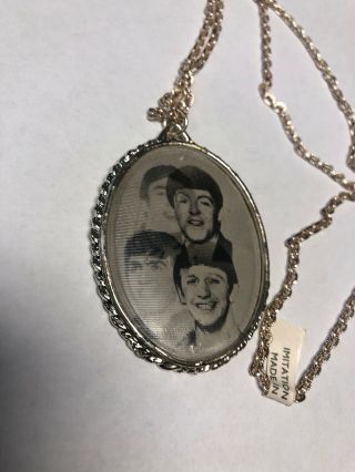 1964 Vintage The Beatles Flashing Picture Pendant Necklace With Tag 3
