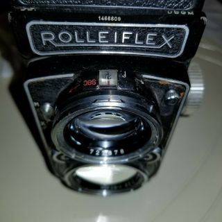 Rolleiflex 2.  8c 80mm Carl Zeiss lens 6x6 TLR camera 10