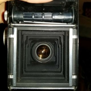 Rolleiflex 2.  8c 80mm Carl Zeiss lens 6x6 TLR camera 7