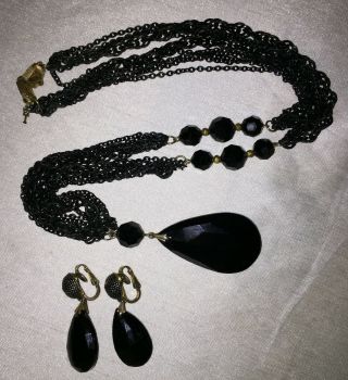 Vintage Trifari Oval Black Onyx Gold Tone Pendant Necklace & Clip Earrings Set