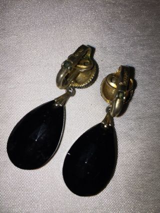Vintage TRIFARI Oval Black Onyx Gold Tone Pendant Necklace & Clip Earrings Set 3