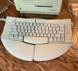 Apple Macintosh SE Bundle 1 Mbyte RAM,  800K drive.  20 SC hard keyboards,  mouse, 4