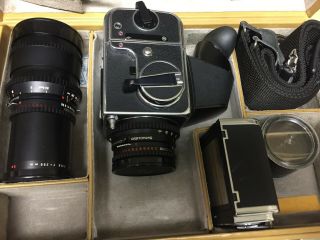Hasselblad 500 Cm Camera - - Shape With Lenses,  Case