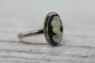 Vintage Cameo Resin Sterling Silver 925 Ring Black & White Pretty 8 2