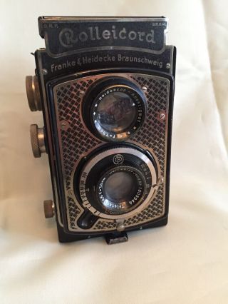 Rolleicord 1933 Art Deco Camera,  Triotar Lens 1:4.  5,  P=7.  5cm Serial 034538