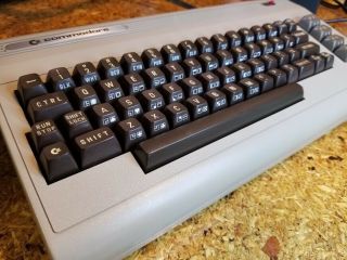 Commodore 64 Silver Label Early Model - with Power Supply 3