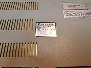 Commodore 64 Silver Label Early Model - with Power Supply 4