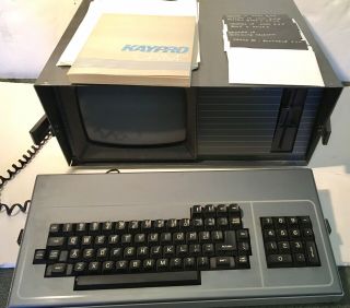 Kaypro 10 “portable” Vintage Computer Powers On,  Includes Discs Book Cables
