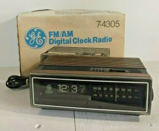 Vintage General Electric Fm/am Digital Clock Radio W/ Box 7 - 4305