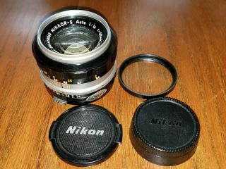 Vintage Nikon Nikkor - S Auto 50mm F1.  4 Non - Ai Lens No.  618043 W/ Uv Filter