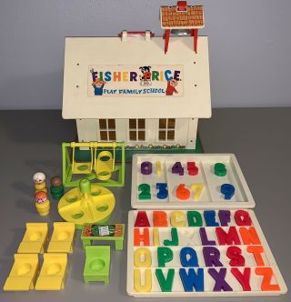 Vintage 1970 Fisher Price Little People Play Family School 923 W/accessories