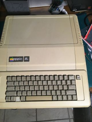 Apple Iie 64k Computer Reconditioned