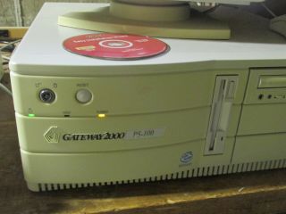 Gateway 2000 P5 - 100 PC System with Vivitron 15 Monitor 3