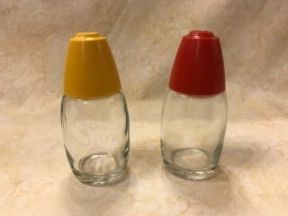 Vintage Gemco Glass Salt & Pepper Shakers w Yellow & Red Plastic Lids 2