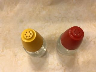 Vintage Gemco Glass Salt & Pepper Shakers w Yellow & Red Plastic Lids 3
