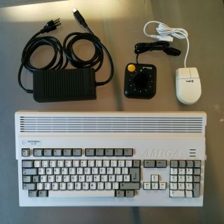 Amiga 1200 - Recapped - 4gb Cf - Ks3.  1 - 2mb/aga - Español (es) Keyboard