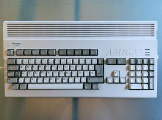 Amiga 1200 - Recapped - 4gb CF - KS3.  1 - 2MB/AGA - Español (ES) Keyboard 2
