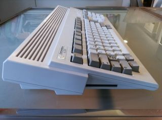Amiga 1200 - Recapped - 4gb CF - KS3.  1 - 2MB/AGA - Español (ES) Keyboard 4
