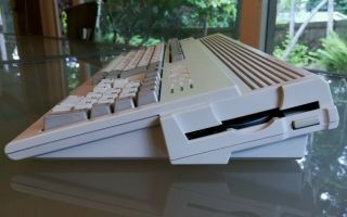 Amiga 1200 - Recapped - 4gb CF - KS3.  1 - 2MB/AGA - Español (ES) Keyboard 5