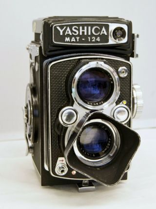 Yashica Mat - 124 Medium Format 120 Or 200 Tlr Film Camera Japan Twin Lens Reflex