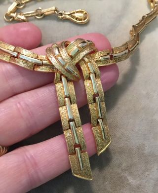 Vintage Jewellery Textured Trifari Signed Link Pendant Necklace 4