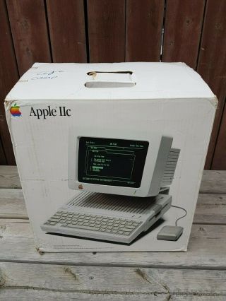 Apple Iic A2s4100 Computer |
