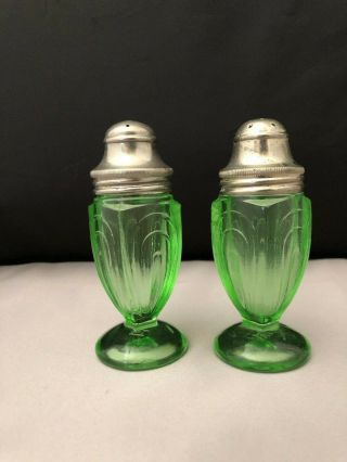Vintage Hazel Atlas Green Depression Vaseline Uranium Salt & Pepper Shakers (b3)