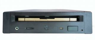 NeXTstation Turbo Color 33 MHz 80 MB,  2GB SCSI HD,  Sound Box,  Keyboard,  Mouse 12