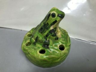 Vintage Bright Green Ceramic Flower Arranging Frog Black Detail 3.  5 "