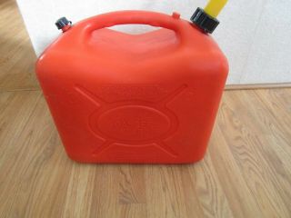 Vintage Scepter 6 Gallon Vented Gas Can Model J - 105 4