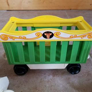 Vintage Fisher Price Circus Train 991 w/ 3 Animals & 3 Little People 4