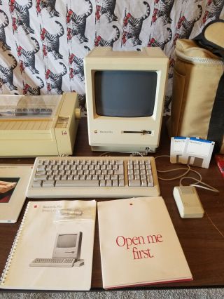 Apple Macintosh Plus Computer,  Bag,  Keyboard,  Mouse,  Printer,  Software,  Manuals 2
