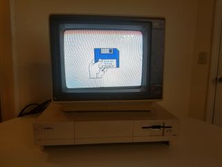 Amiga 1000 Includes Nec Monitor