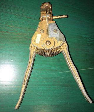 Vintage Ideal Stripmaster Wire Stripper Tool,  Pat No.  2,  523,  936 Model K - 1853 4