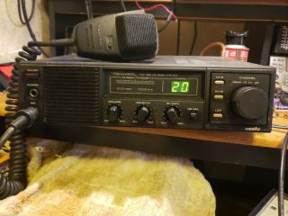 Vintage Realistic Navaho Trc - 492 40 Channel Base Station Cb Radio With Mic