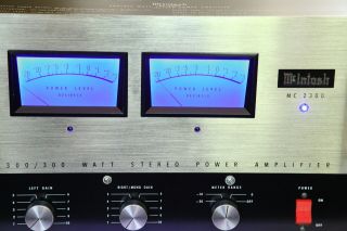 .  Mcintosh Mc 2300 300 Wpc Amplifier