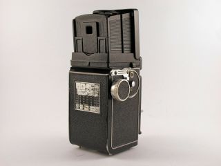 Rolleicord Vb TLR camera with lens shade,  strap,  close - up lens and lens - cap.  Exc 8