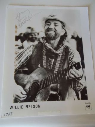 Vintage 1983 Willie Nelson Hand Signed 8 X 10 Glossy Black & White Photo