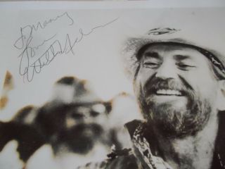 Vintage 1983 Willie Nelson Hand Signed 8 x 10 Glossy Black & White Photo 2