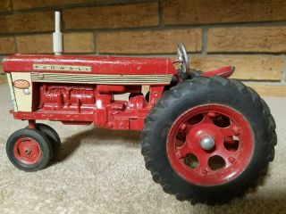 Vintage Eska International Farmall 560 Tractor.  With Fast Hitch And Metal Rims