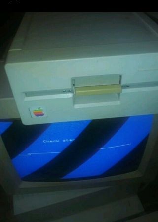 Apple IIGS A2S6000 Computer 2