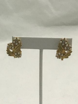 Vtg Kramer Gold - Tone Clip - On Earrings Leaves W/faux - Pearl & Rhinestone Flowers